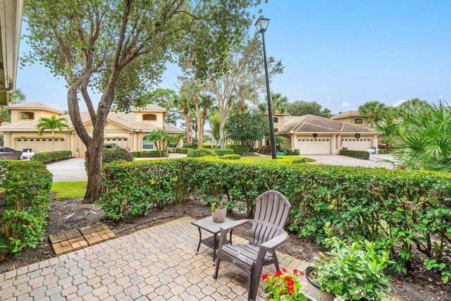 7071 Torrey Pines Circle, Port St Lucie, FL 34986