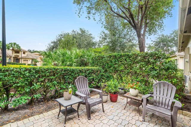 7071 Torrey Pines Circle, Port St Lucie, FL 34986