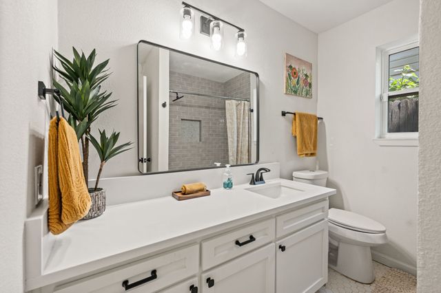 1760 Northridge Drive, Hurst, TX 76054