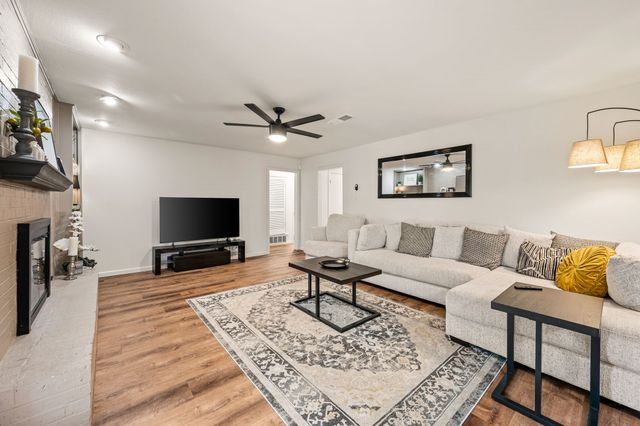 1760 Northridge Drive, Hurst, TX 76054