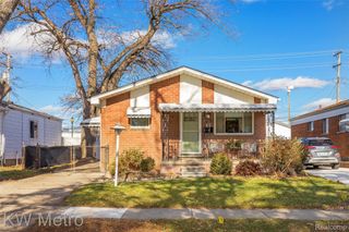 1221 E Goulson Avenue, Hazel Park, MI 48030