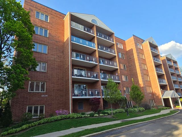 6526 W Irving Park Road 505, Chicago, IL 60634