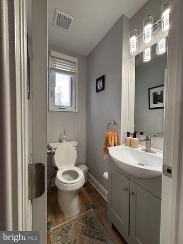 222 E TAYLOR RUN PKWY, Alexandria, VA 22314