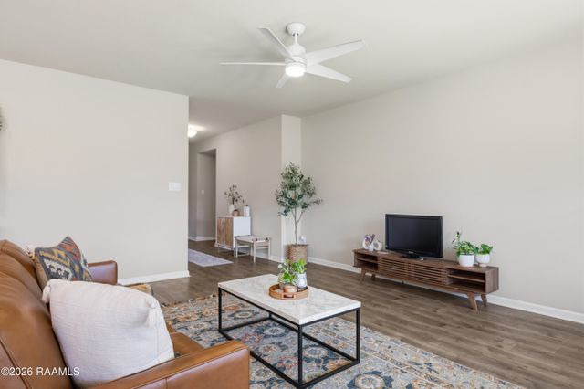 120 Grace View Drive, Lafayette, LA 70506