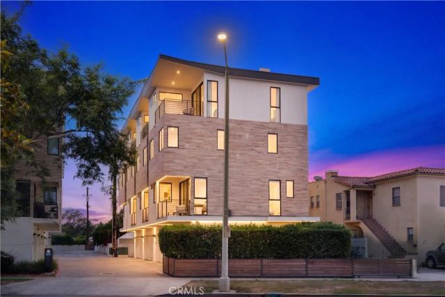 5151 W Redondo Court, Los Angeles, CA 90019