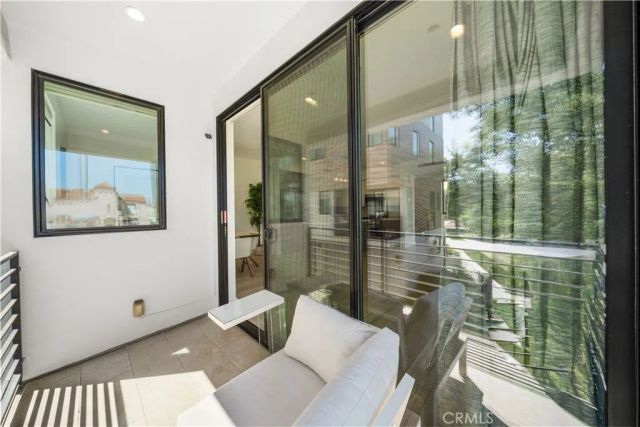 5151 W Redondo Court, Los Angeles, CA 90019