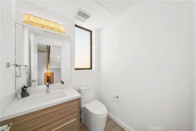5151 W Redondo Court, Los Angeles, CA 90019