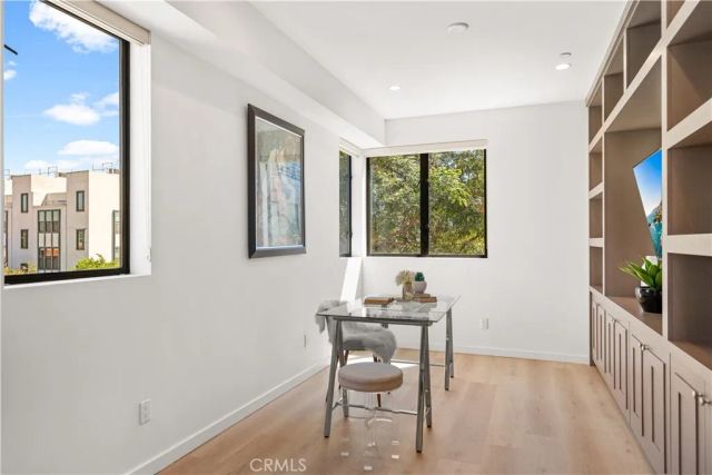 5151 W Redondo Court, Los Angeles, CA 90019