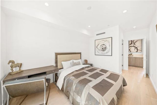 5151 W Redondo Court, Los Angeles, CA 90019