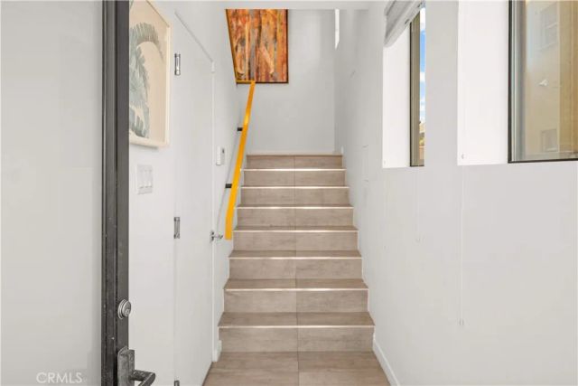 5151 W Redondo Court, Los Angeles, CA 90019