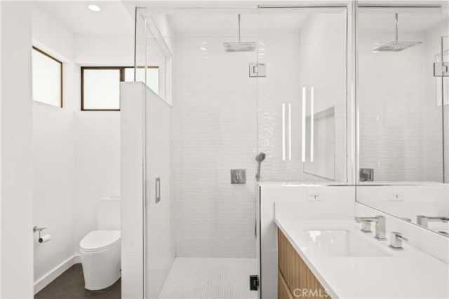 5151 W Redondo Court, Los Angeles, CA 90019
