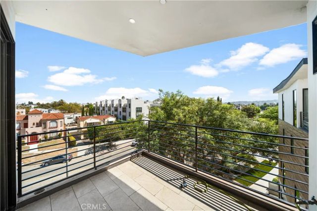 5151 W Redondo Court, Los Angeles, CA 90019