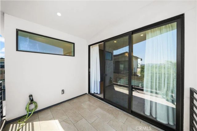 5151 W Redondo Court, Los Angeles, CA 90019