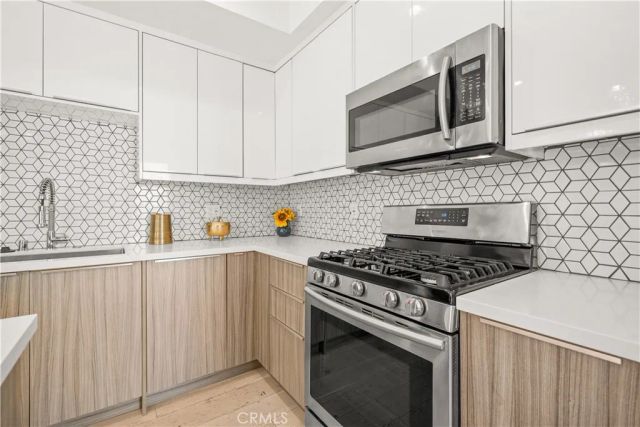 5151 W Redondo Court, Los Angeles, CA 90019