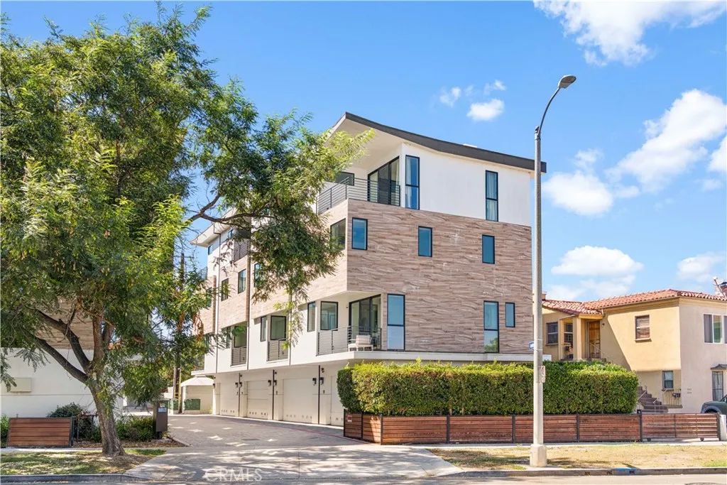 5151 W Redondo Court, Los Angeles, CA 90019