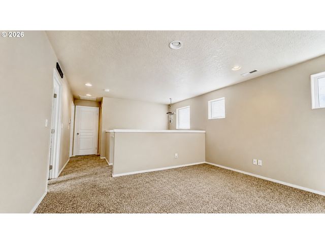 5739 AVALON Aly, Eugene, OR 97402
