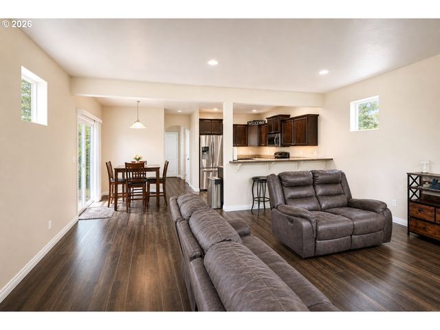 5739 AVALON Aly, Eugene, OR 97402