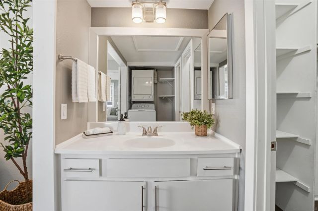 757 Eastshore Terrace 210, Chula Vista, CA 91913