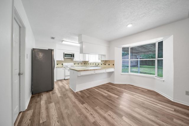 162 Greenleaf Lane, Conroe, TX 77304