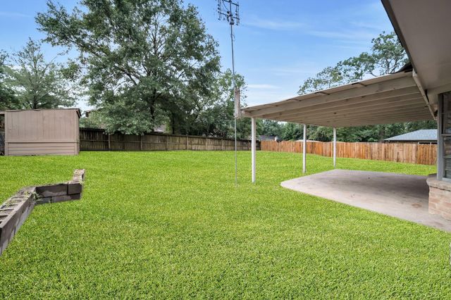 162 Greenleaf Lane, Conroe, TX 77304