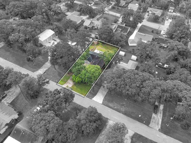 162 Greenleaf Lane, Conroe, TX 77304