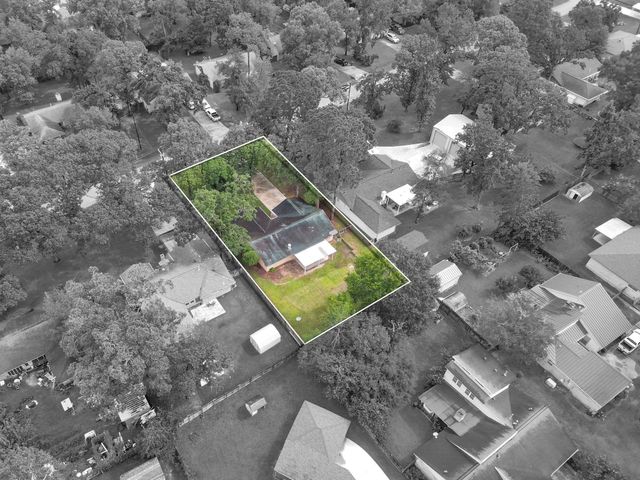 162 Greenleaf Lane, Conroe, TX 77304