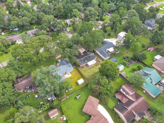 162 Greenleaf Lane, Conroe, TX 77304