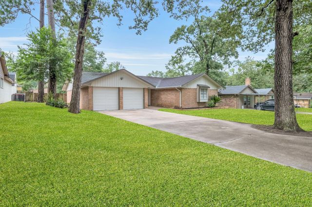 162 Greenleaf Lane, Conroe, TX 77304