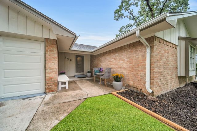 162 Greenleaf Lane, Conroe, TX 77304