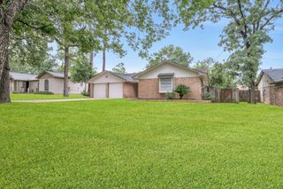162 Greenleaf Lane, Conroe, TX 77304