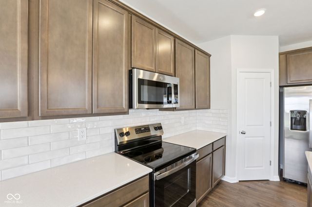 15989 Tharp Woods Drive, Fishers, IN 46037