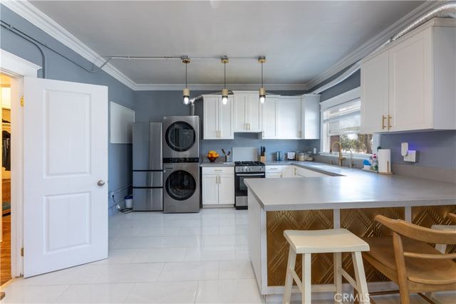 800 Pacific Avenue 305, Long Beach, CA 90813