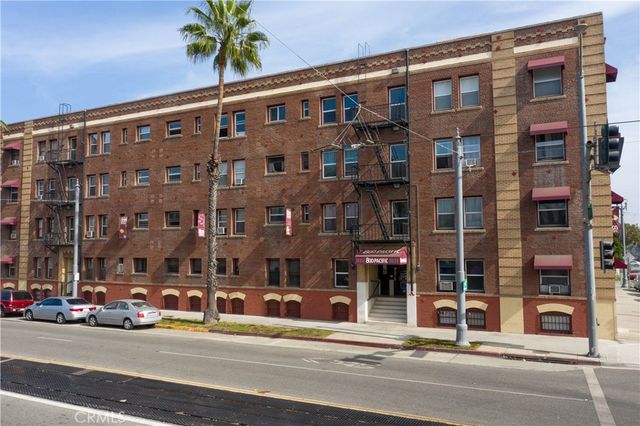 800 Pacific Avenue 305, Long Beach, CA 90813