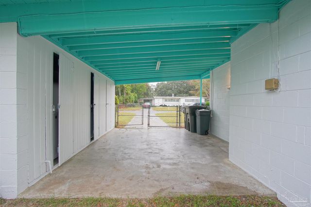 160 Vassar Dr, Pensacola, FL 32506