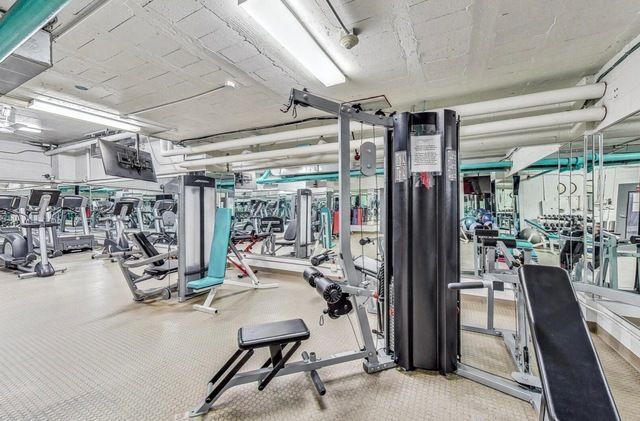850 N Dewitt Place 17H, Chicago, IL 60611