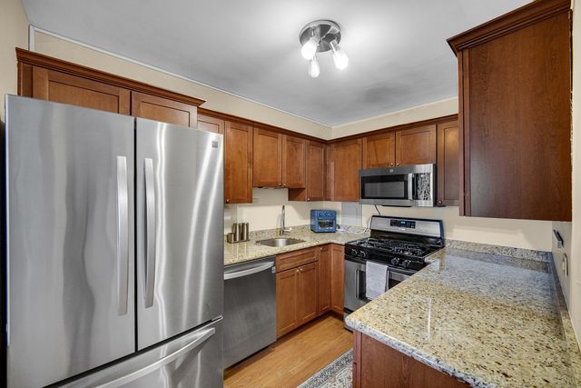 850 N Dewitt Place 17H, Chicago, IL 60611