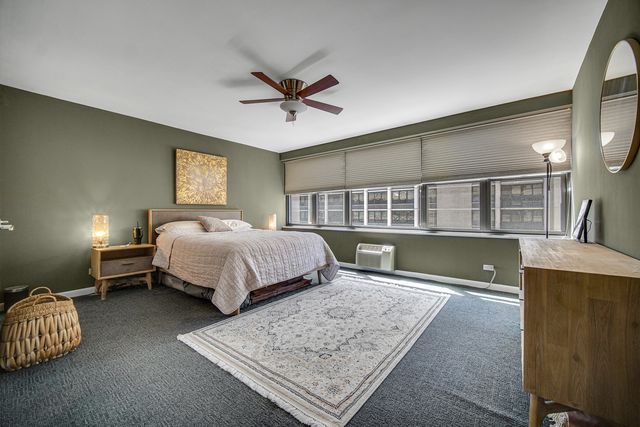 850 N Dewitt Place 17H, Chicago, IL 60611