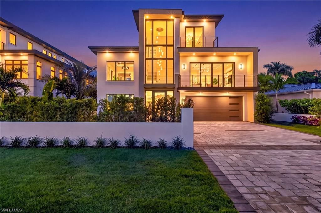 1085 SANDPIPER ST, NAPLES, FL 34102 — photo 2
