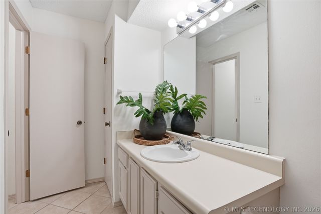 9022 S College Avenue 2116, Tulsa, OK 74137