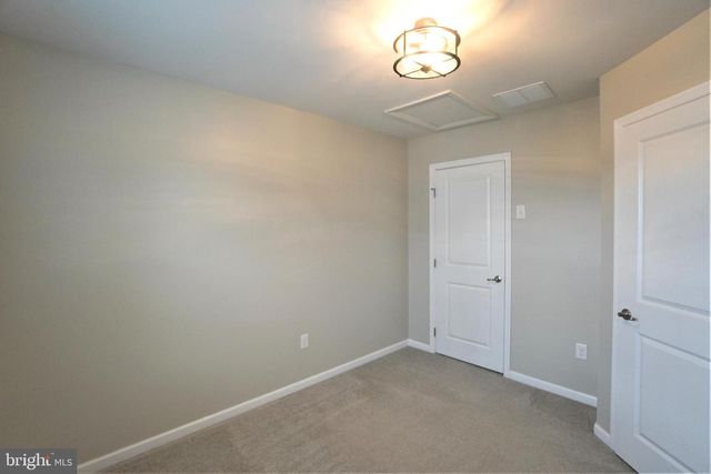 125 DRAGON DR, Lansdale, PA 19446