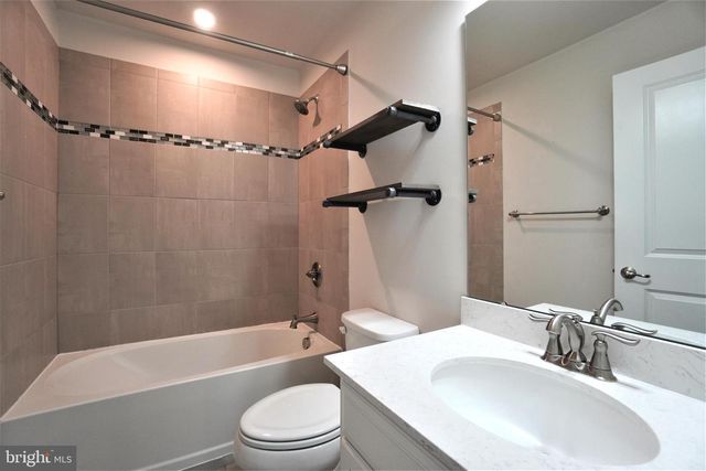 125 DRAGON DR, Lansdale, PA 19446