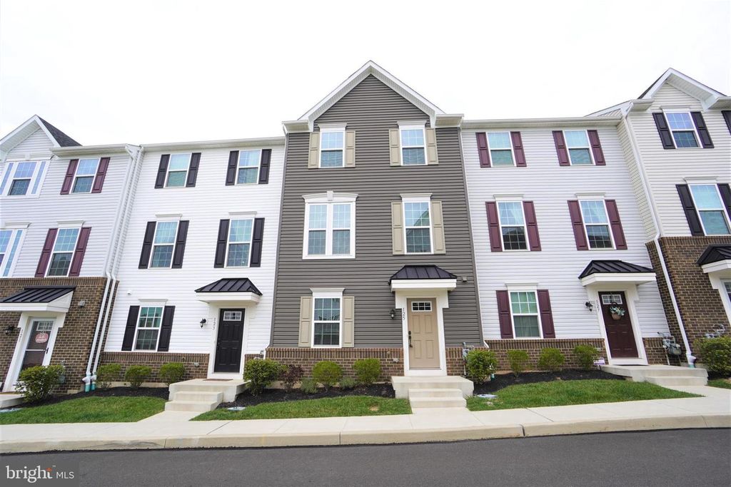 125 DRAGON DR, Lansdale, PA 19446