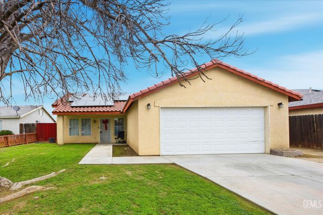 2114 Foxglove Court, Bakersfield, CA 93304