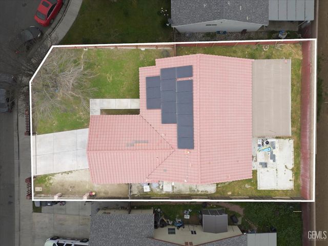 2114 Foxglove Court, Bakersfield, CA 93304