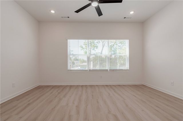 1640 N Leverett Avenue, Fayetteville, AR 72703
