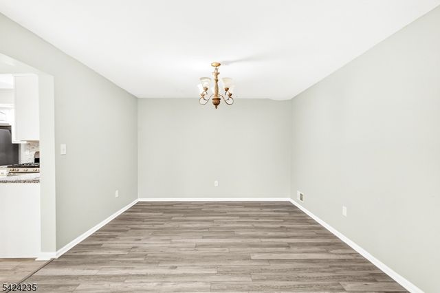 511 Dunn Cir 11, Bridgewater Twp., NJ 08807