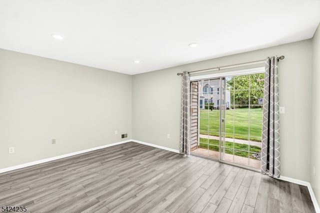511 Dunn Cir 11, Bridgewater Twp., NJ 08807