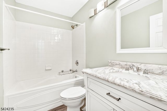 511 Dunn Cir 11, Bridgewater Twp., NJ 08807