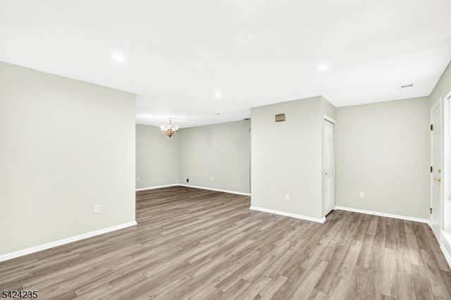 511 Dunn Cir 11, Bridgewater Twp., NJ 08807