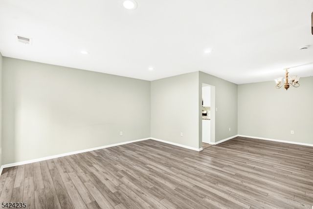 511 Dunn Cir 11, Bridgewater Twp., NJ 08807